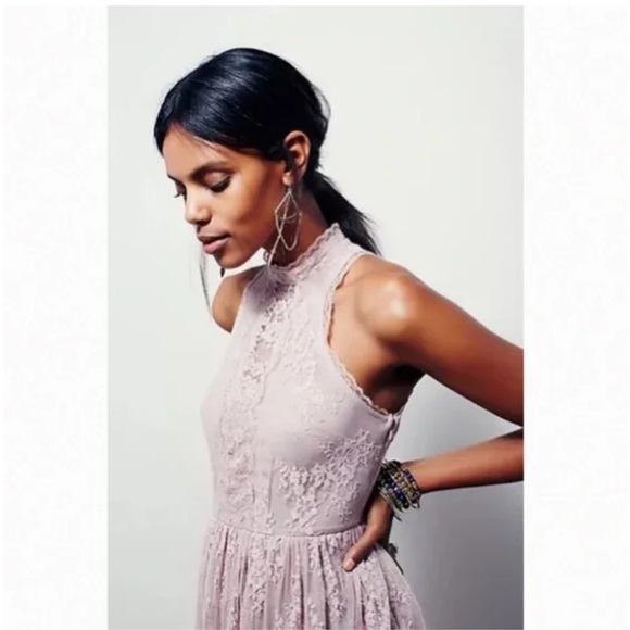 Free People Verushka Mock Neck Lace Dress in Lilac Ash Size XS NWOT - Picture 5 of 8
